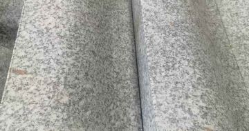 宜宾芙蓉白S型拉丝面路沿石