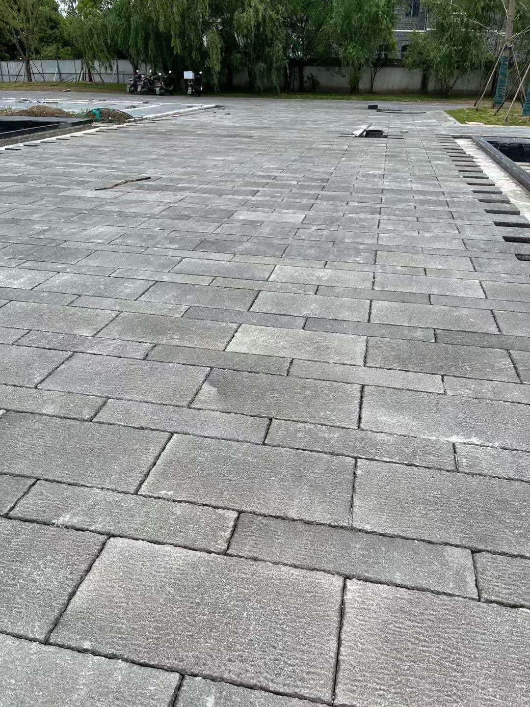 宜宾 工地仿古石铺装现场实拍