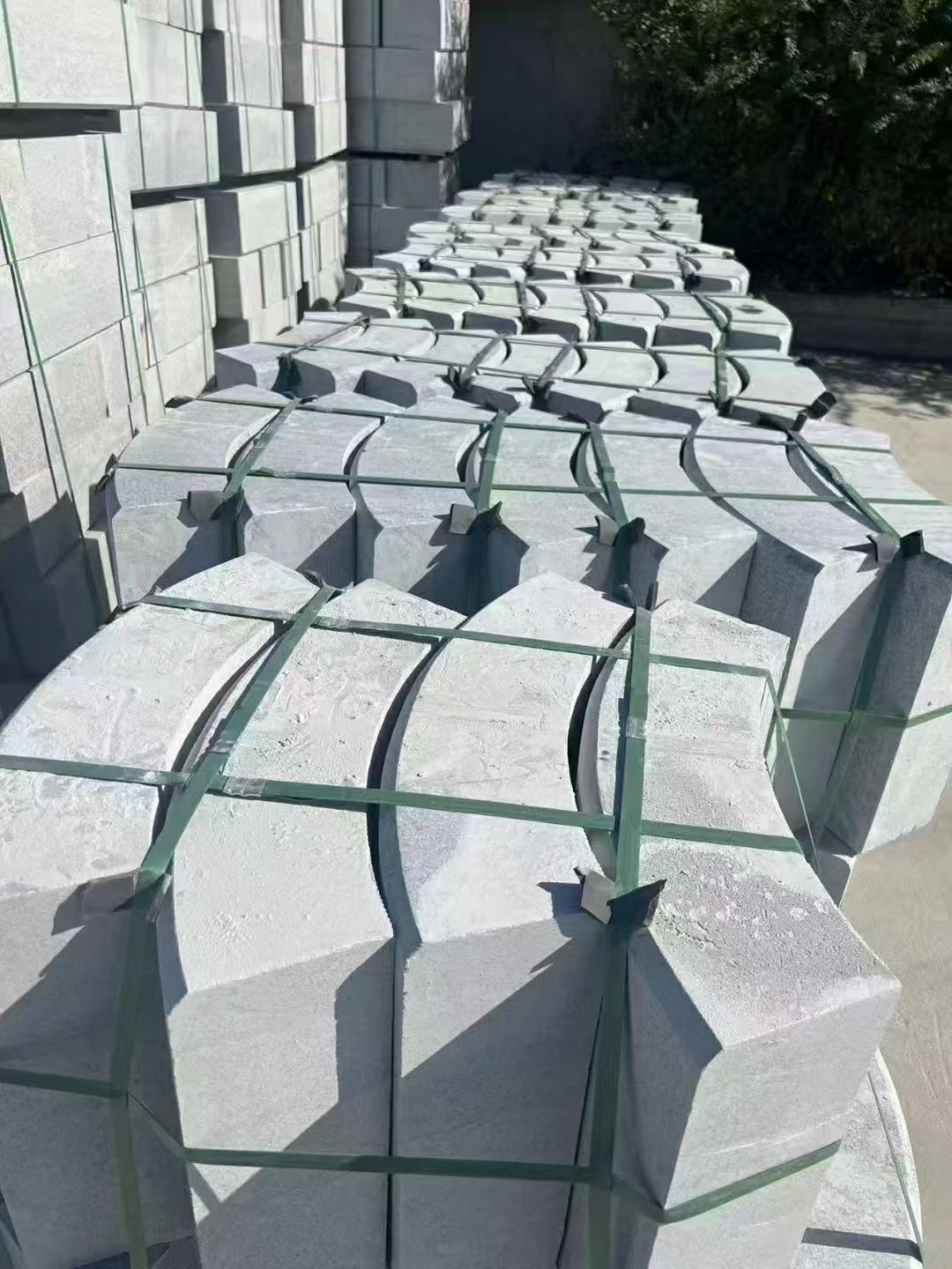 宜宾 芝麻灰弧形路沿石