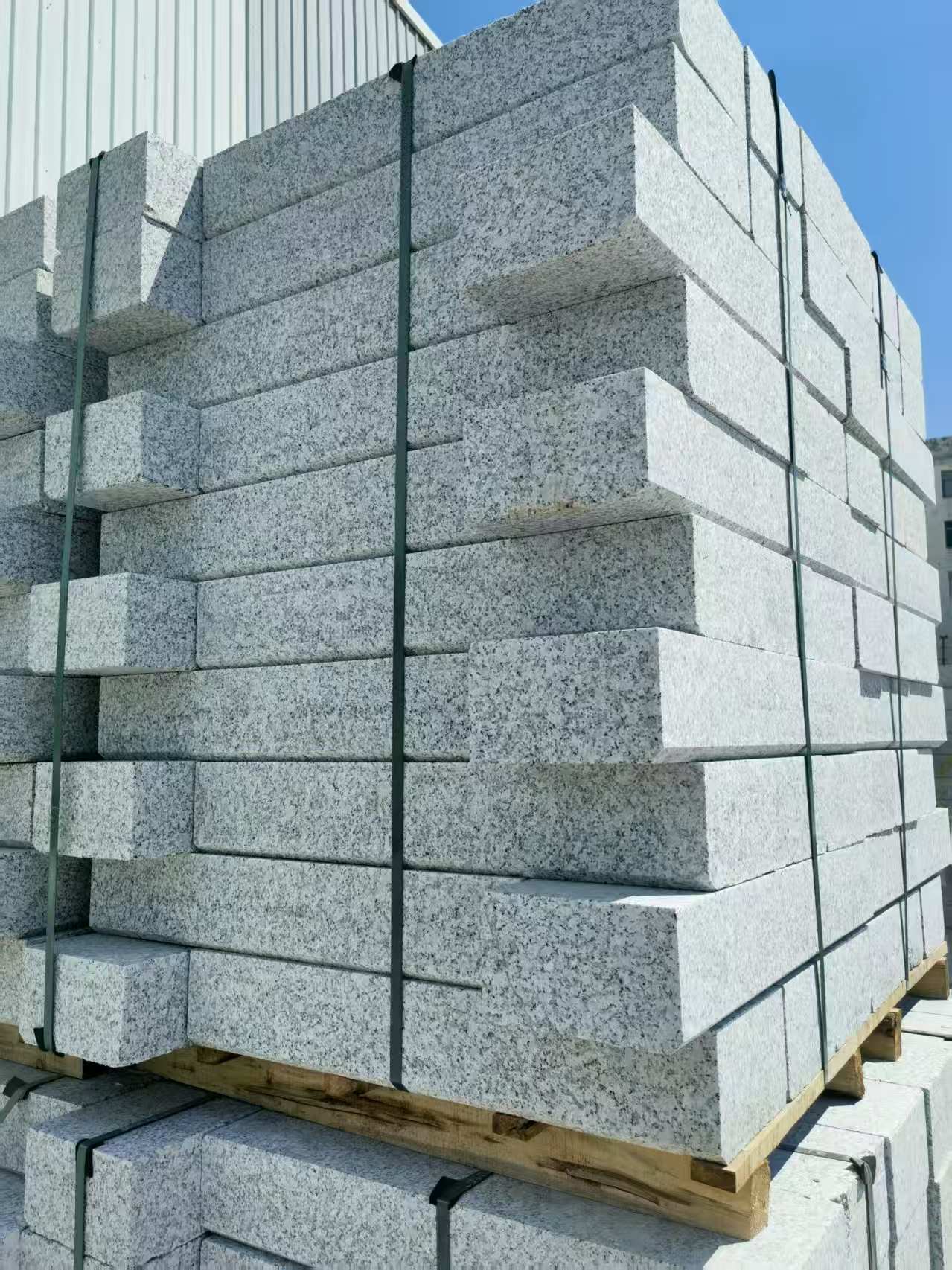 宜宾 路沿石颜色均匀、尺寸标准