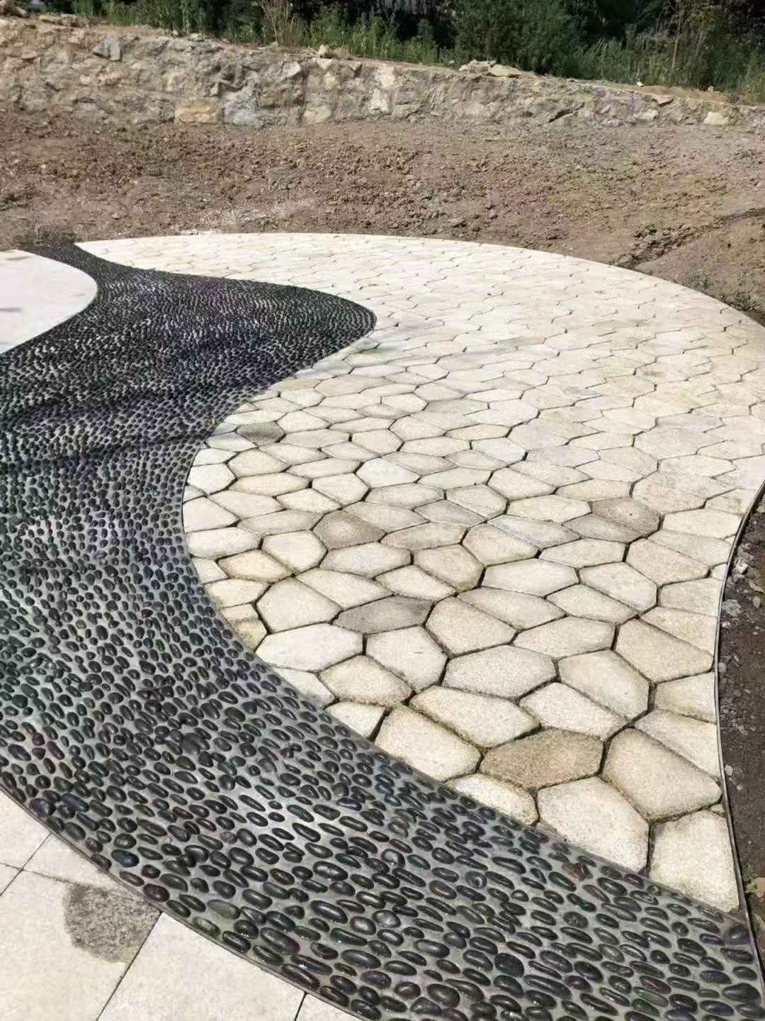 宜宾 黄金麻冰裂缝室外铺装效果完美展示