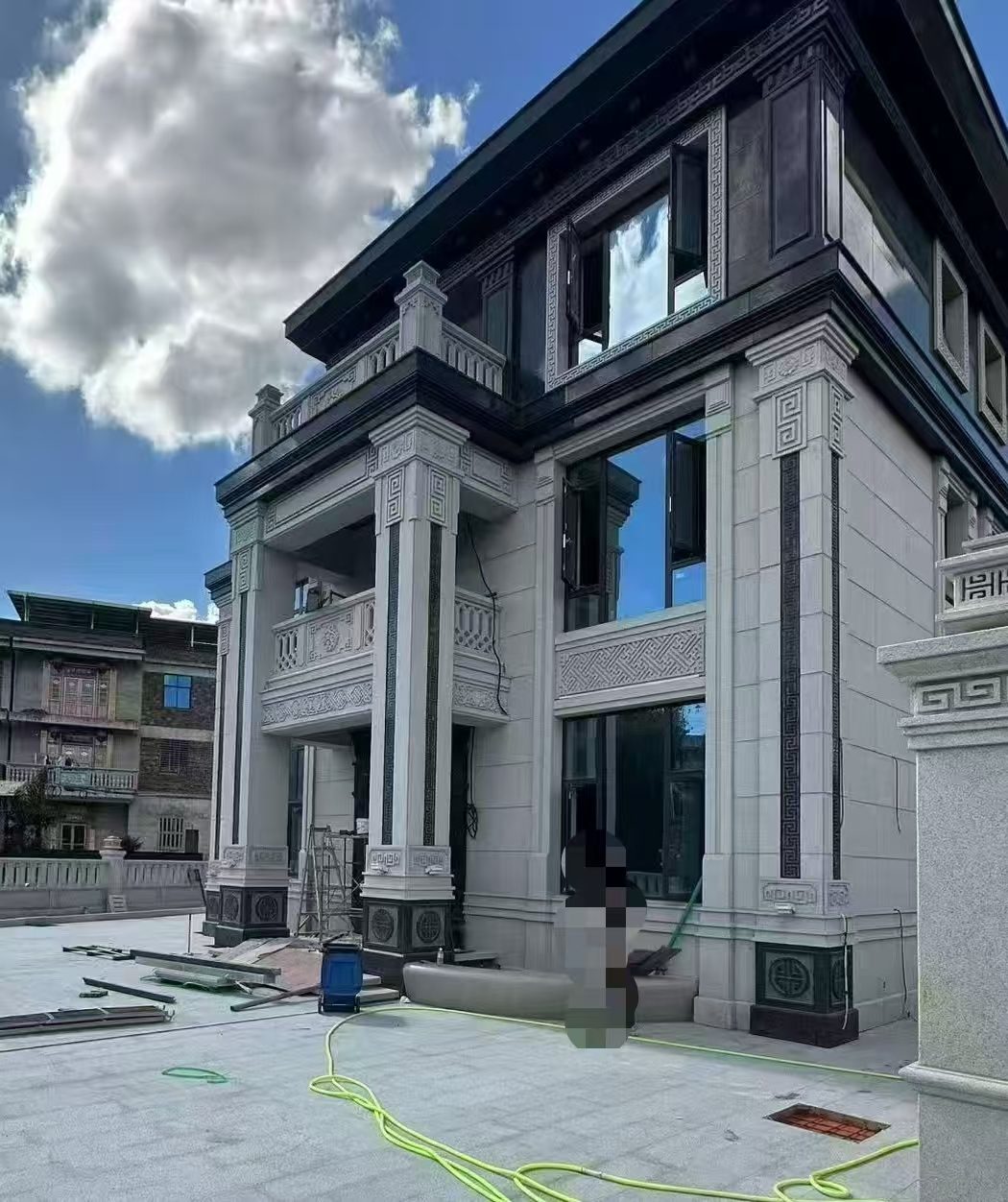 宜宾 别墅干挂，芝麻白与芝麻黑完美配合